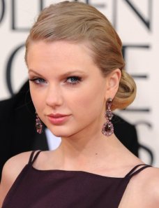 taylor-swift-hairstyle-2013-golden-globe-awards